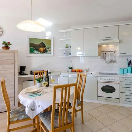 Apartment In 39429 Crikvenica